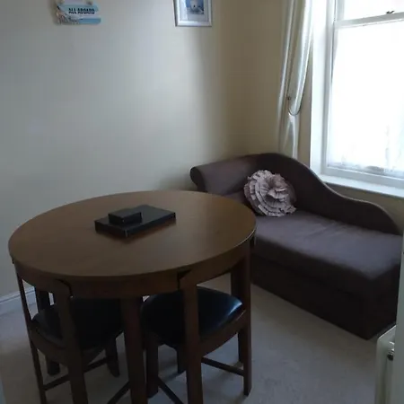 Dickie's View Apartman *